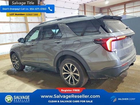 Used 2025 Ford Explorer ST-Line AWD/4WD image 3