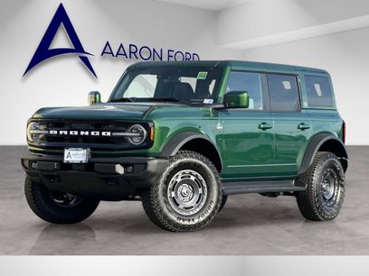 New 2025 Ford Bronco Outer Banks w/ Sasquatch Package