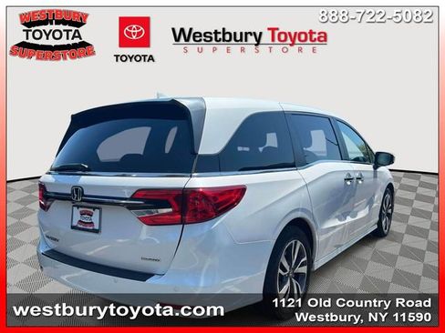 Used 2023 Honda Odyssey Touring image 3