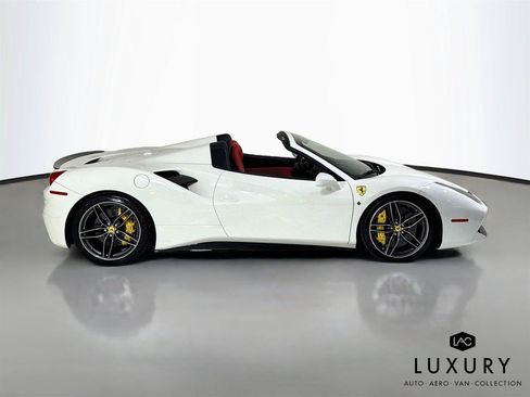 Used 2018 Ferrari 488 Spider RWD image 5