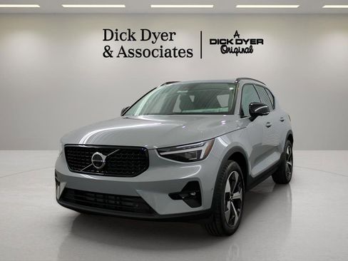 New 2026 Volvo XC40 B5 Plus w/ Protection Package Premier image 6