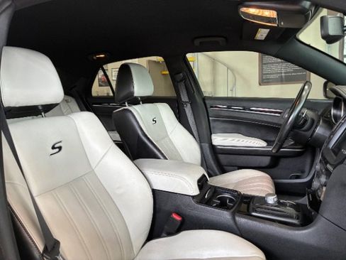 Used 2021 Chrysler 300 S image 30