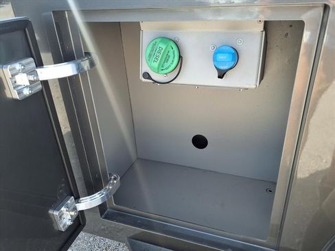 Used 2024 Ford F450 Platinum image 28