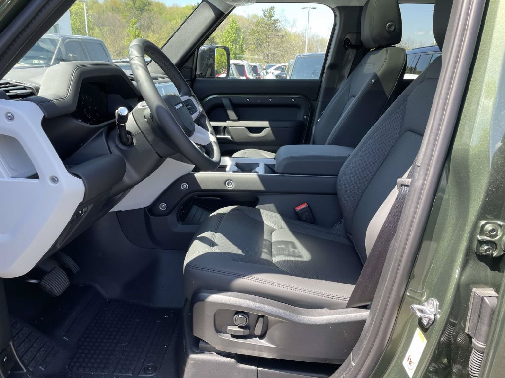 New 2026 Land Rover Defender 110 S AWD/4WD image 14