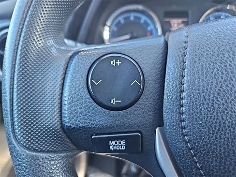 Used 2017 Toyota Corolla LE image 22