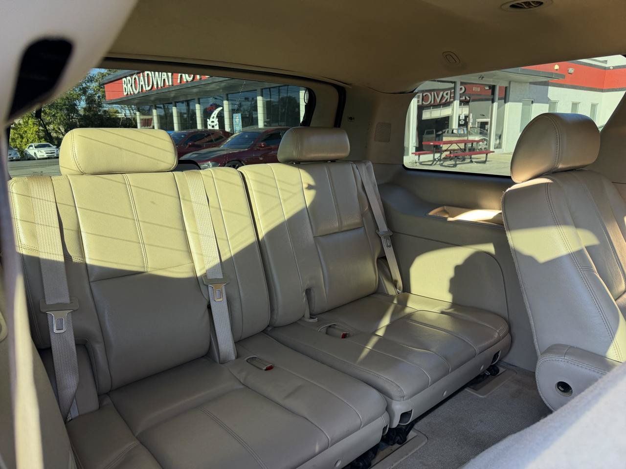 Used 2008 GMC Yukon SLT w/ SLT Preferred Equipment Group AWD/4WD image 11