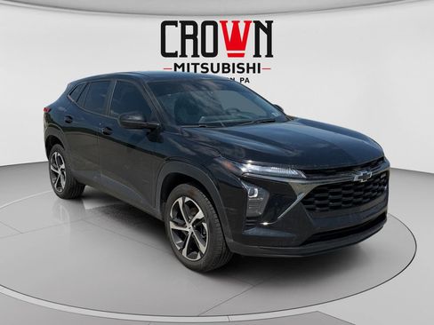 Used 2024 Chevrolet Trax RS w/ Driver Confidence Package FWD image 1