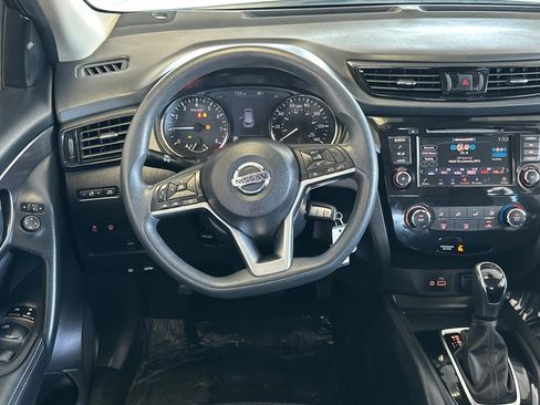 Certified 2022 Nissan Rogue Sport S image 14