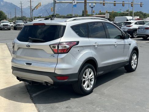 Used 2017 Ford Escape SE AWD/4WD image 4