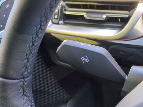 Used 2025 BMW X2 xDrive28i w/ Convenience Package image 29