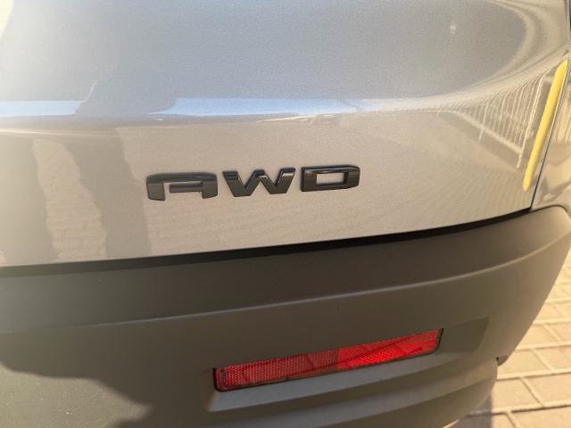 Used 2023 GMC Acadia SLE w/ Driver Convenience Package AWD/4WD image 11
