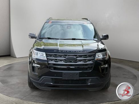 Used 2018 Ford Explorer XLT w/ Equipment Group 202A image 2