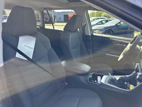 New 2025 Toyota RAV4 XLE w/ Convenience Package AWD/4WD image 34