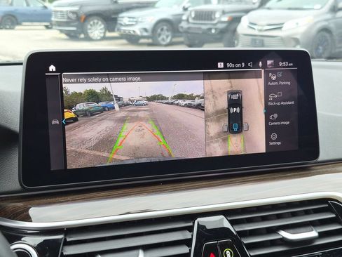 Used 2021 BMW 530e w/ Premium Package RWD image 19