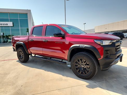 Used 2024 Chevrolet Colorado Trail Boss w/ Advanced Trailering Package AWD/4WD image 6