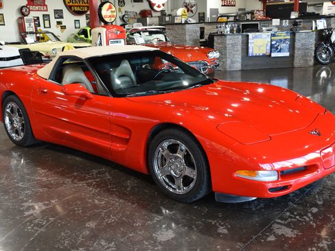 Used 1998 Chevrolet Corvette Convertible w/ Memory Pkg RWD image 41