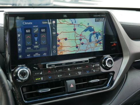 Used 2020 Toyota Highlander Limited AWD/4WD image 20