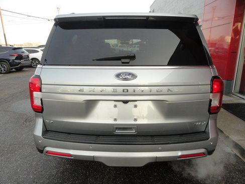 Used 2023 Ford Expedition Max XLT image 7