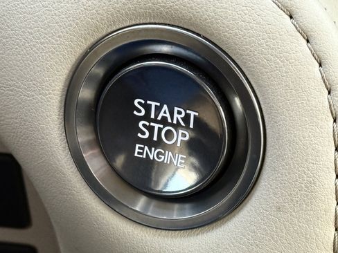 Used 2020 Lexus LX 570 4WD w/ Luxury Package image 28