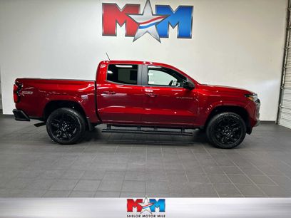 Used 2024 Chevrolet Colorado Z71 w/ Z71 Convenience Package 2