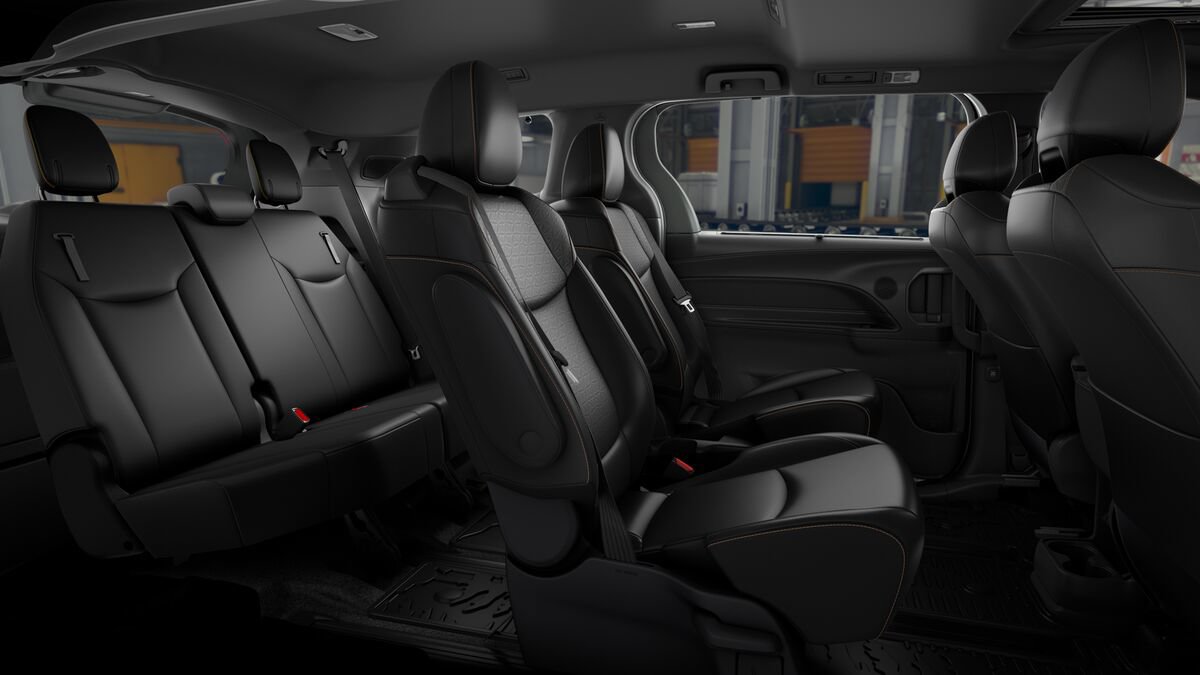 New 2026 Toyota Sienna XLE Woodland Edition AWD/4WD image 24