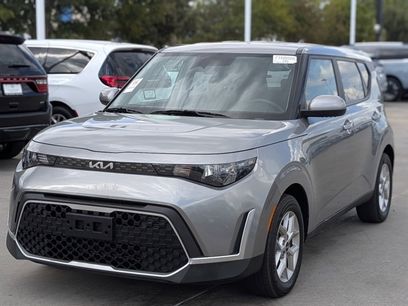 Used 2023 Kia Soul LX w/ Option Group 015