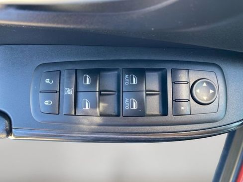 Used 2017 Jeep Cherokee High Altitude w/ Technology Group image 17