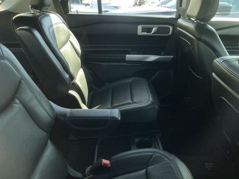 Used 2020 Ford Explorer XLT w/ Equipment Group 202A image 11