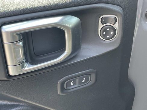 Used 2020 Jeep Wrangler Unlimited Sport image 16