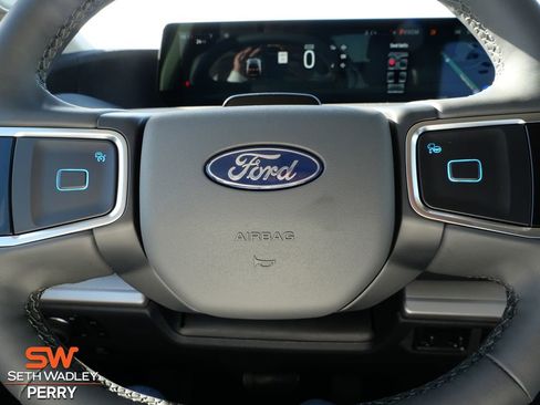 New 2025 Ford Expedition Active image 20