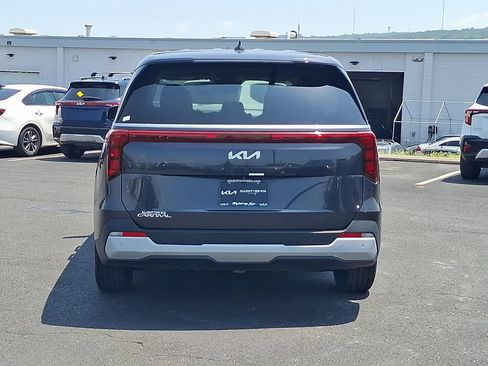 Certified 2025 Kia Carnival FWD image 5
