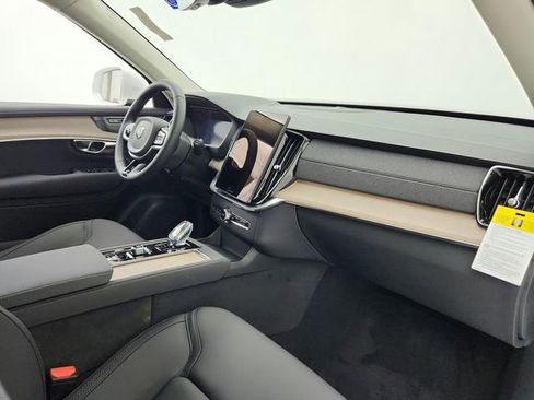 New 2025 Volvo XC90 T8 Plus w/ Protection Package Premier image 21