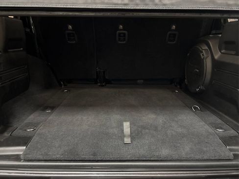 Used 2018 Jeep Wrangler Unlimited Sahara image 11