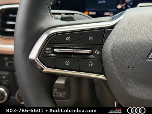 Used 2026 Chevrolet Suburban High Country AWD/4WD image 32