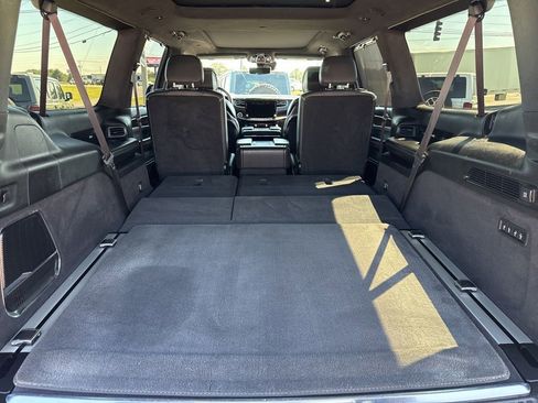 Used 2023 Jeep Grand Wagoneer L Series II AWD/4WD image 9