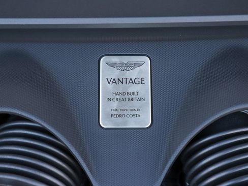Used 2025 Aston Martin V8 Vantage Coupe image 12