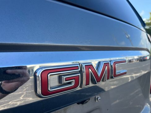 Used 2021 GMC Yukon SLT w/ SLT Premium Package AWD/4WD image 4