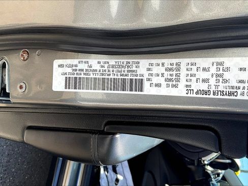 Used 2013 Jeep Grand Cherokee Laredo AWD/4WD image 17