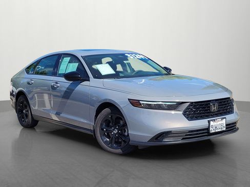 Certified 2025 Honda Accord SE image 1