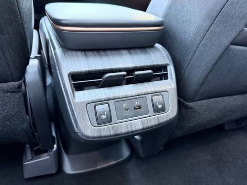 Used 2023 Nissan Ariya FWD image 25