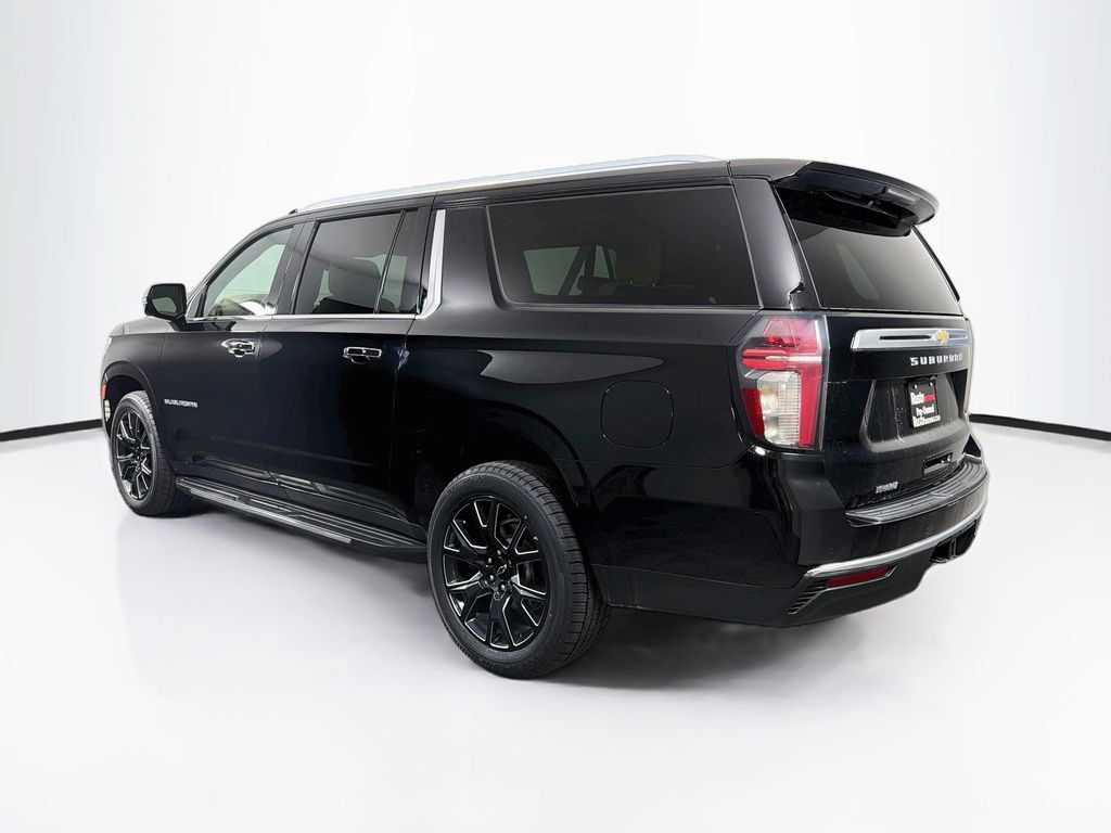 Used 2023 Chevrolet Suburban Premier AWD/4WD image 5