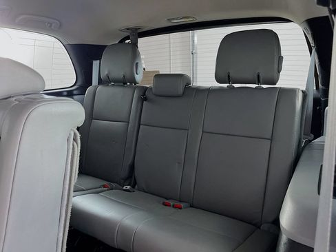 Used 2019 Toyota Sequoia SR5 AWD/4WD image 33