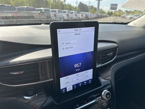 Used 2023 Ford Explorer Limited w/ Limited Technology Package image 25