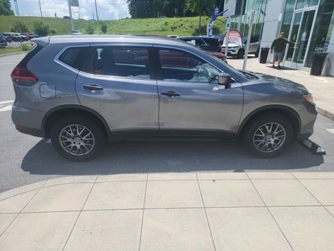 Used 2019 Nissan Rogue S AWD/4WD image 8