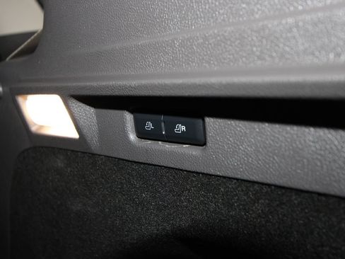 Used 2024 Lincoln Corsair FWD w/ Equipment Group 101A image 43