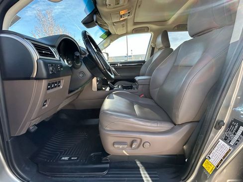 Used 2021 Lexus GX 460 Premium w/ Premium Package image 12