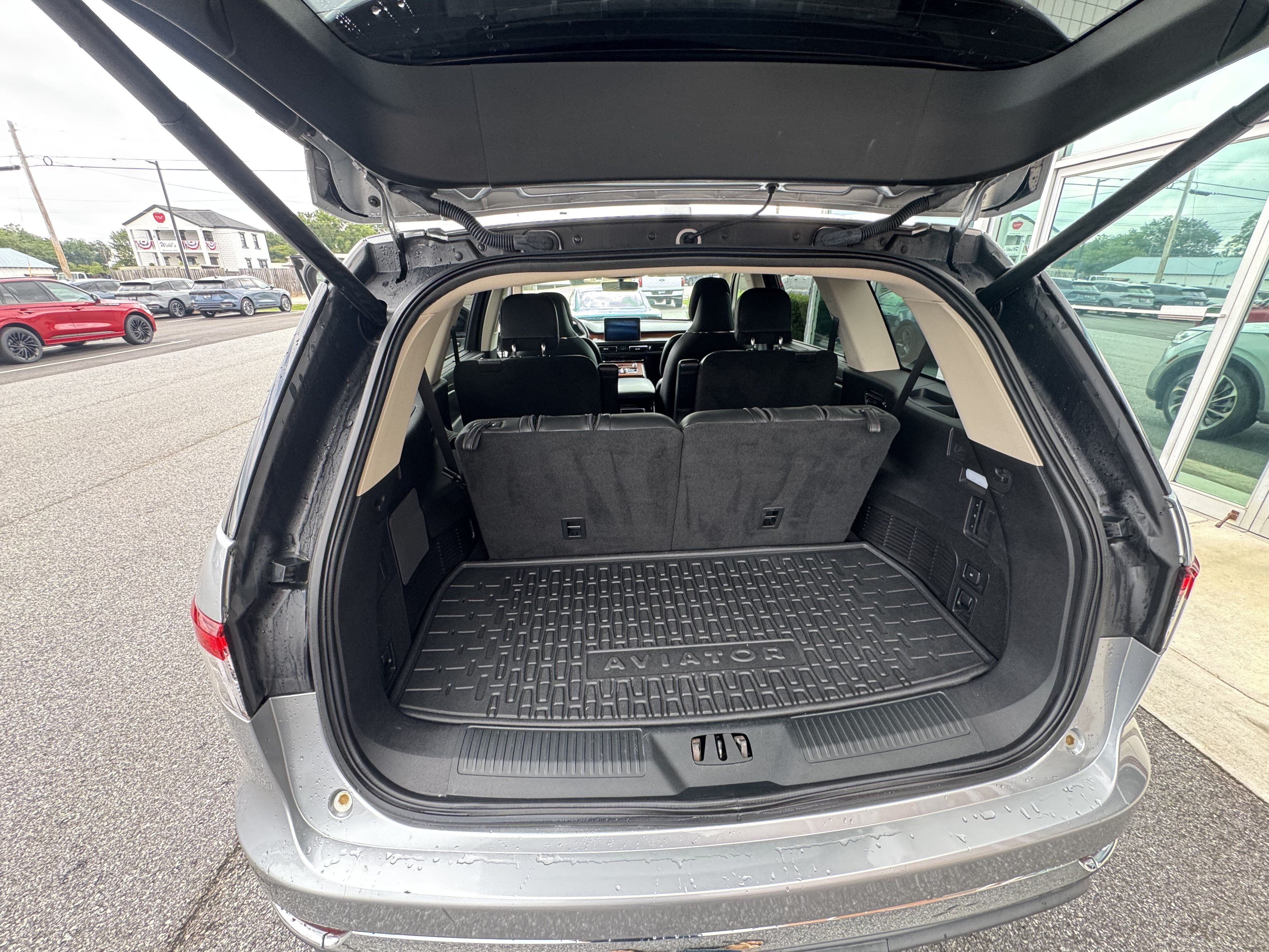 Used 2020 Lincoln Aviator Reserve w/ Equipment Group 202A AWD/4WD image 10