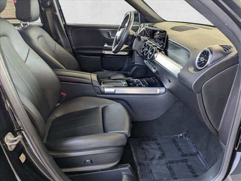 Used 2025 Mercedes-Benz GLB 250 image 19