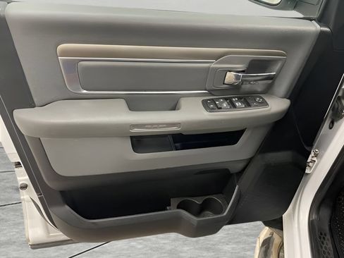 Used 2017 RAM 1500 Classic SLT AWD/4WD image 13