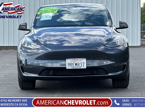 Used 2025 Tesla Model Y Long Range RWD image 9